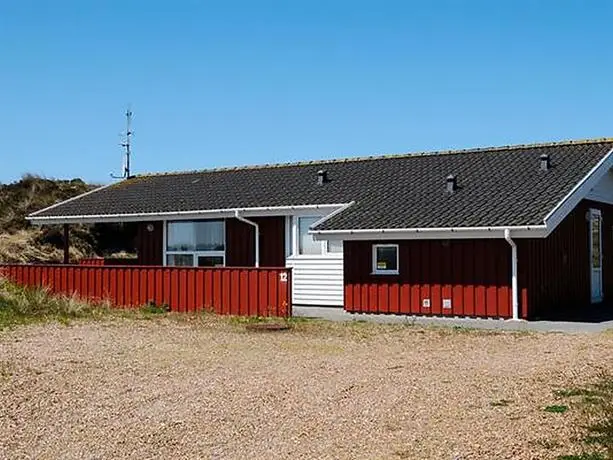 Three-Bedroom Holiday home in Henne 2 