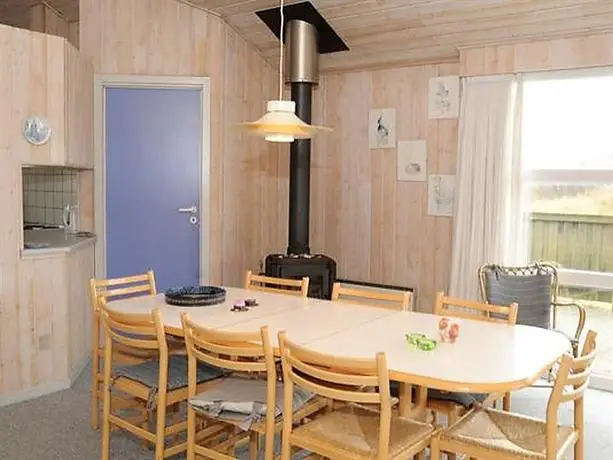 Four-Bedroom Holiday home in Ringkobing 4 