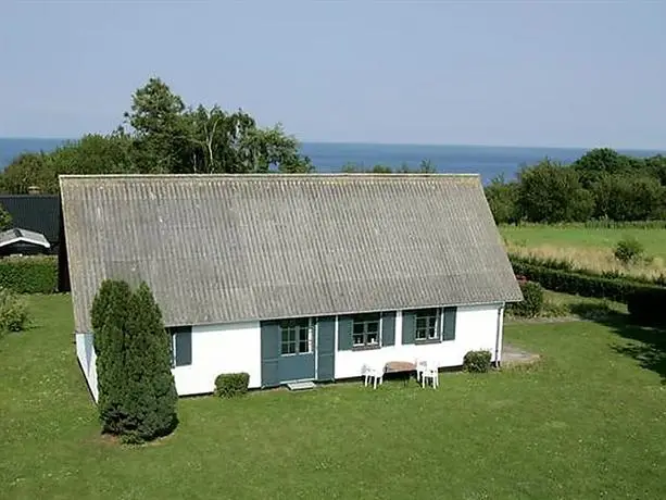 Four-Bedroom Holiday home in Allinge 2 