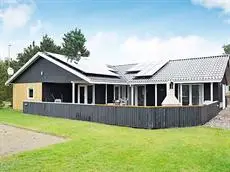 Four-Bedroom Holiday home in Ebeltoft 4 