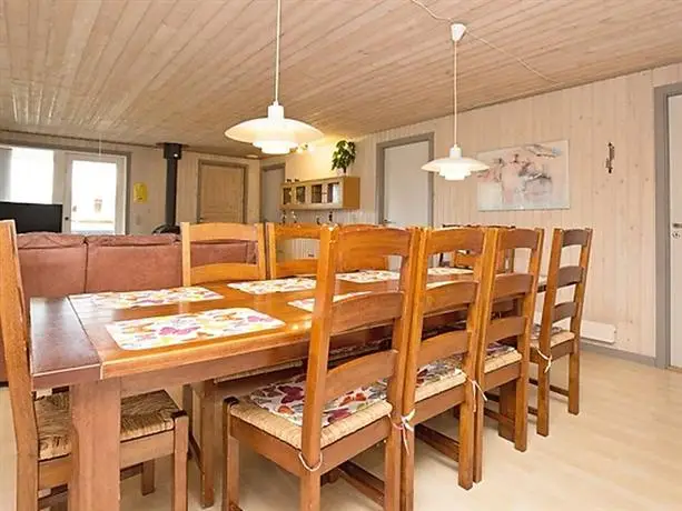 Four-Bedroom Holiday home in Ebeltoft 4 