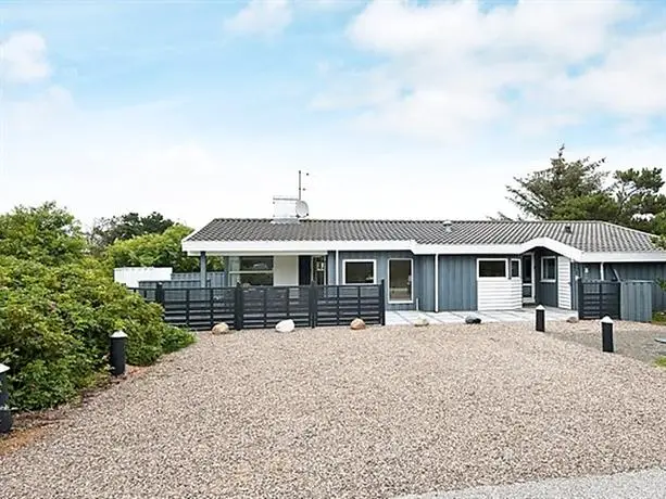 Three-Bedroom Holiday home in Henne 11 