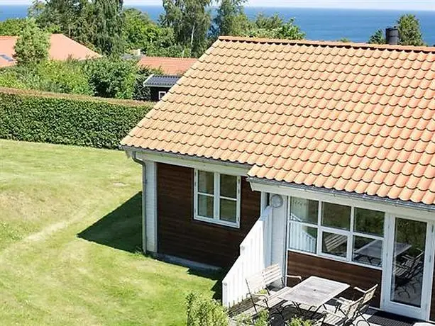 Three-Bedroom Holiday home in Allinge 11