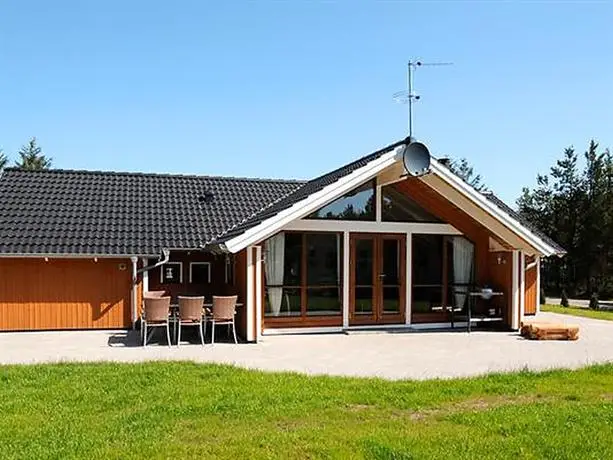 Four-Bedroom Holiday home in Ulfborg 1