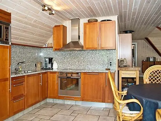 Two-Bedroom Holiday home in Ringkobing 10 