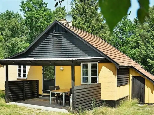 Two-Bedroom Holiday home in Nexo 6