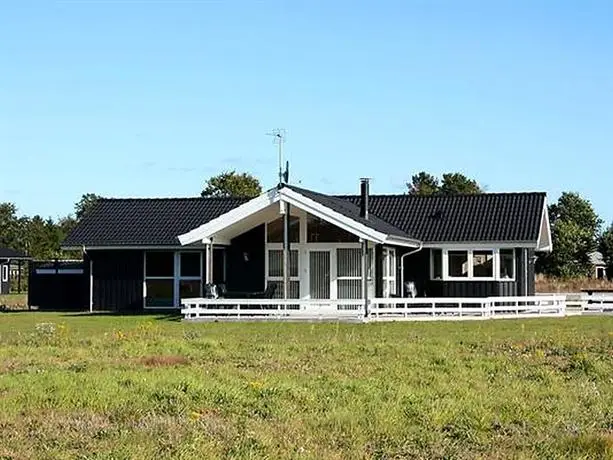 Four-Bedroom Holiday home in Hadsund 14 