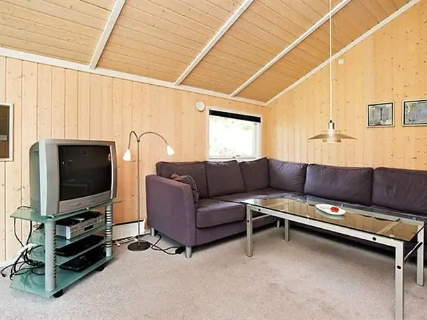 Three-Bedroom Holiday home in Asnaes 1 