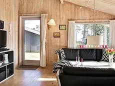 Four-Bedroom Holiday home in Nexo 7 Snogebaek Bornholm 