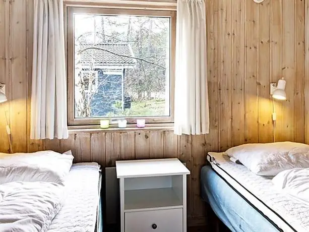 Four-Bedroom Holiday home in Nexo 7 Snogebaek Bornholm 