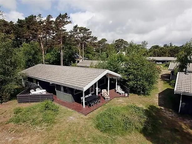 Four-Bedroom Holiday home in Nexo 7 Snogebaek Bornholm 