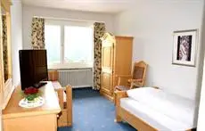 Hotel Salastrains 