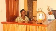 African Roots Guesthouse Entebbe 