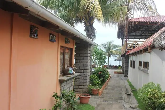 Punta Roca Surf Resort