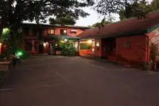 Africanza Lodge and Restaurant 