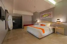 KOA D' Surfer Hotel 