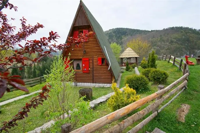 Mountain Chalets Tara