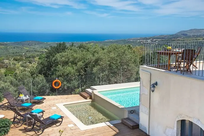 Cretan View Villa with Heated Swimming Pool 