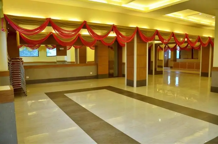 Hotel Polo Max Allahabad 