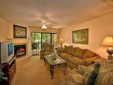 Gatehouse Condos - 106 Holiday home 