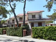 Casa Bianca Village Apartments 