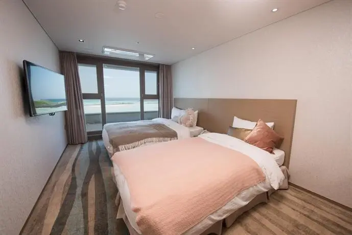 The Artstay Jeju Hamdeok Hotel 