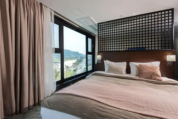 The Artstay Jeju Hamdeok Hotel 