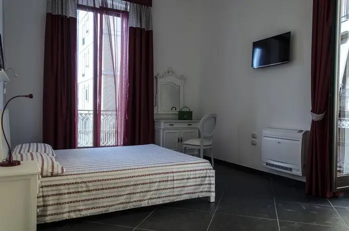 Maria Vittoria Charming Rooms and Apartments 