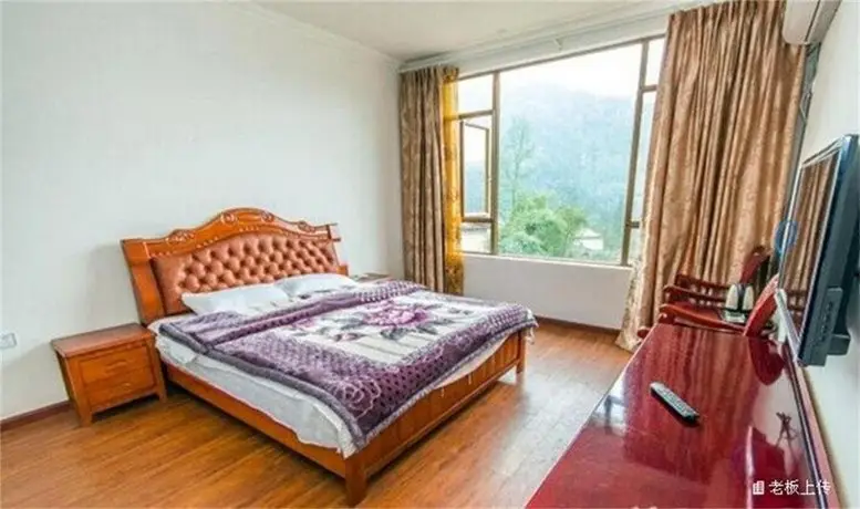 Emeishan Sanyuan Shuzhuang Home Stay