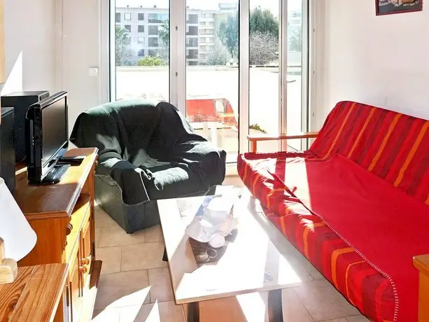 Sunny 1-Bedroom Apartment with Pool 