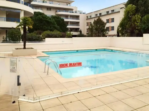 Sunny 1-Bedroom Apartment with Pool 