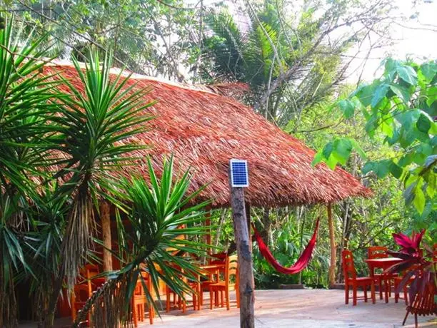 Chaya Maya Jungle Lodge 