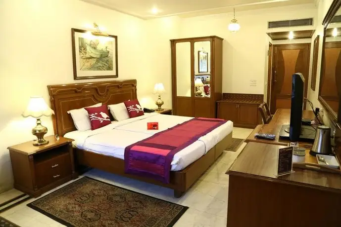 OYO 1100 Hotel Kwality Regency 