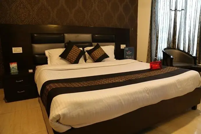 OYO 1355 Hotel Dream Zirakpur 