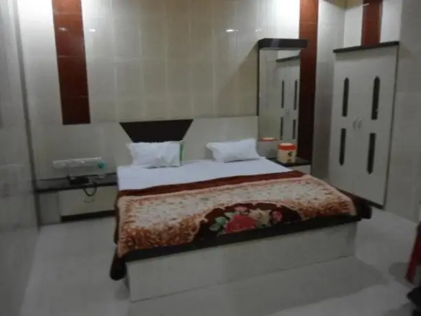 Krish Paradise Hotel 