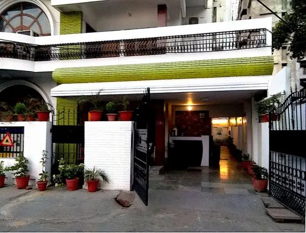 OYO 1806 Hotel Platinum House 