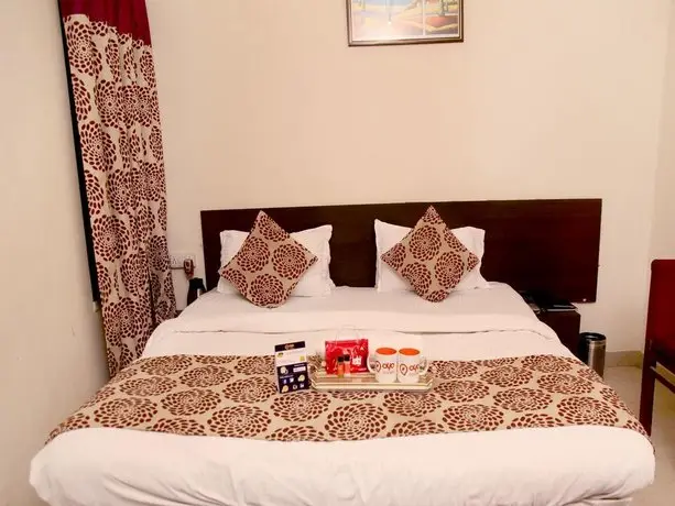 OYO 1806 Hotel Platinum House 