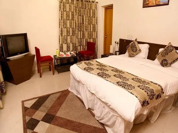 OYO 1806 Hotel Platinum House 