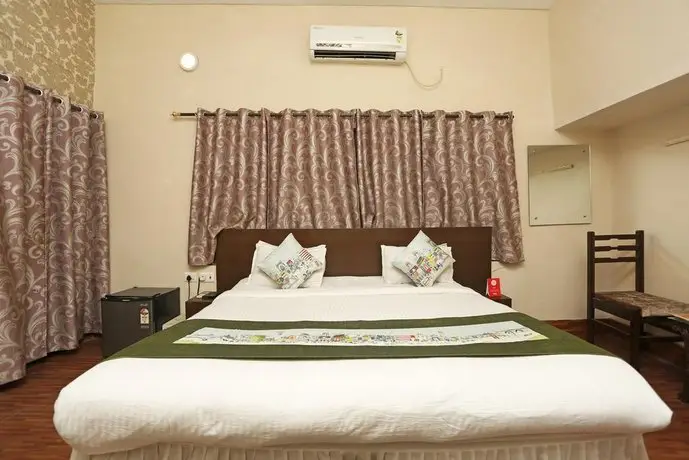 OYO 1806 Hotel Platinum House 