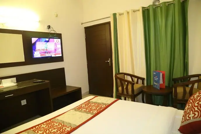 OYO 2690 Hotel Oscar Regency 