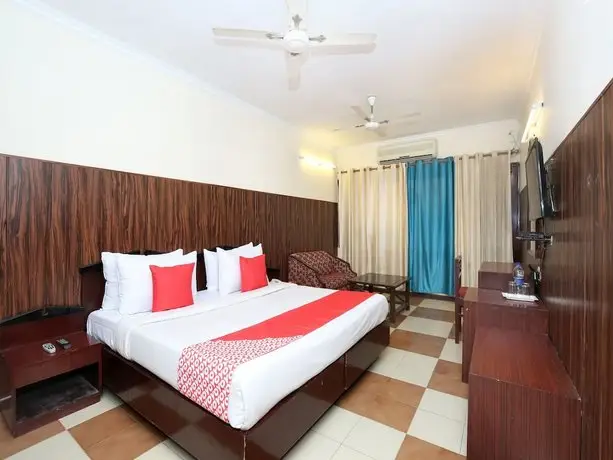 OYO 2690 Hotel Oscar Regency 