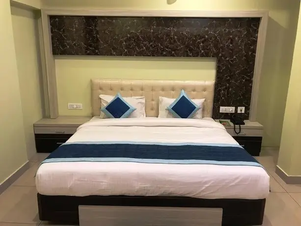 OYO 3025 Hotel Amaze