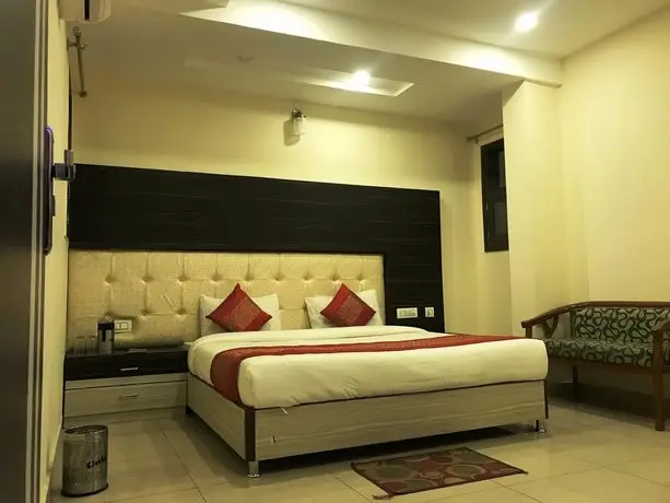 OYO 3025 Hotel Amaze 