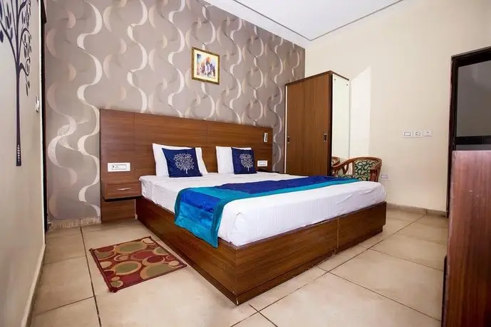 OYO 3025 Hotel Amaze 