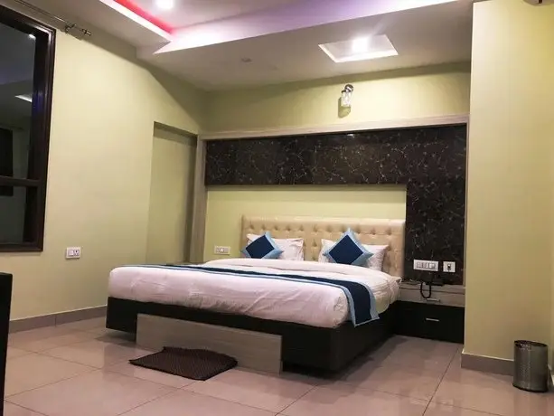 OYO 3025 Hotel Amaze 