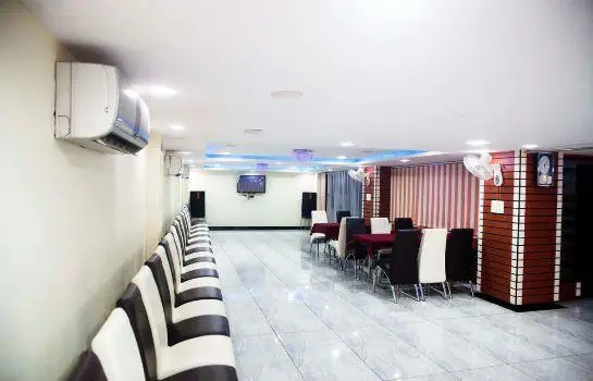 Vista Rooms At M P Nagar