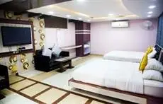 Vista Rooms At M P Nagar 