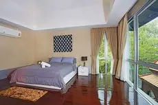 Jomtien Waree 8 - 6 Bedroom Pool Villa 