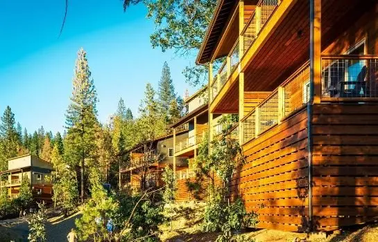 Rush Creek Lodge at Yosemite 