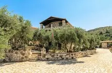 Joanna's Stone Villas 